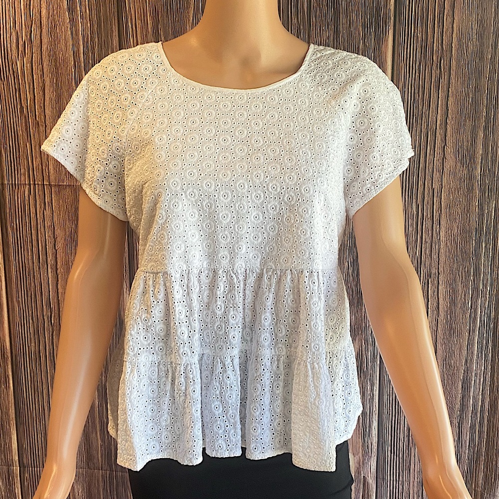 The Impeccable Pig size medium white eyelet blouse peplum top short sleeve